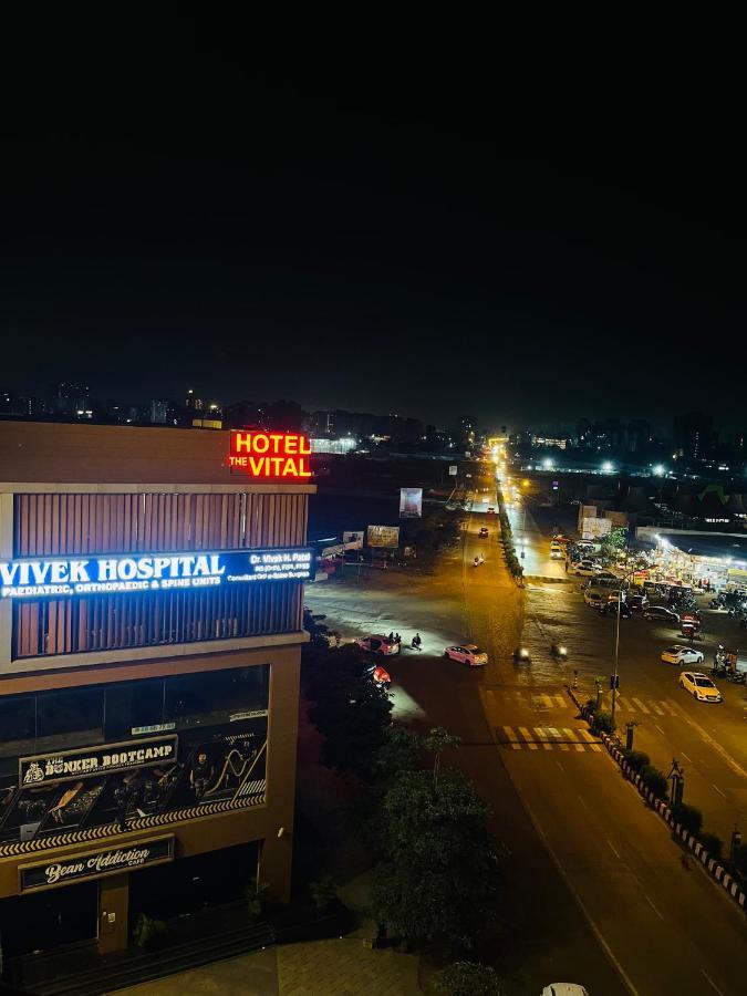 Hotel The Vital Surat Exterior foto